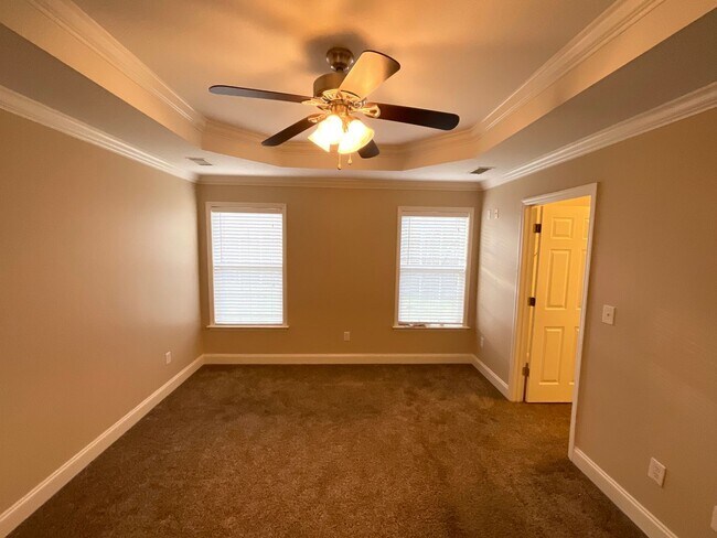 Building Photo - 852 Hamilton Ct