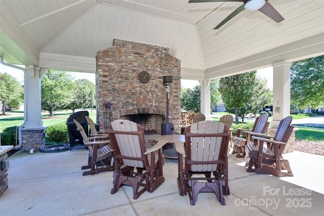 Building Photo - 115 Brawley Point Cir