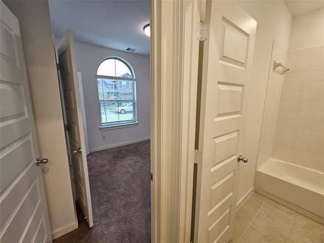 Building Photo - 3915 Chesapeake Ln