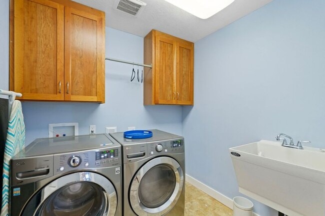 Building Photo - 1770 Brandy Way