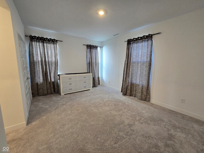 Building Photo - 5128 Summerton St