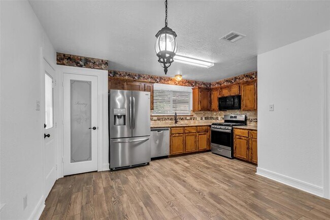 Building Photo - 22038 Soft Pines Ct