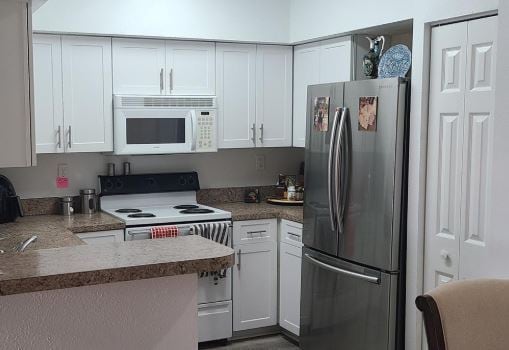 Building Photo - 220 SW 116th Ave