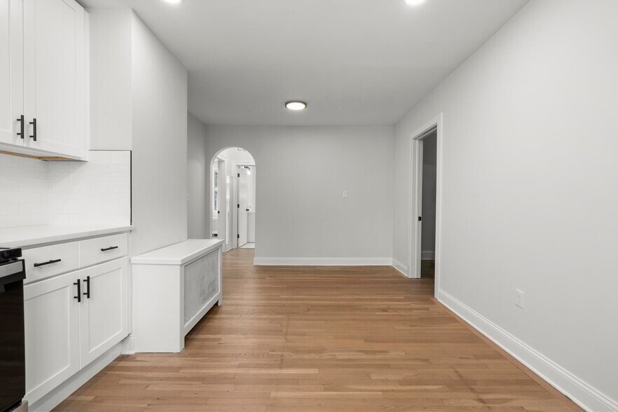 Building Photo - 1070 Whitney Ave
