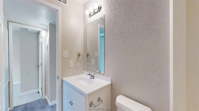 Building Photo - 806 Oran Cir