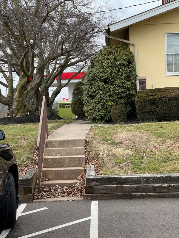 Building Photo - 1411 Welsh Rd