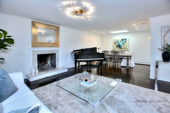 Building Photo - 19 Woodchuck Ct