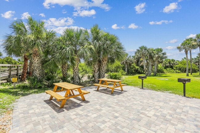 Building Photo - 95 Dondanville Rd