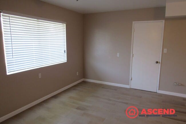 Building Photo - 2623 Van Buren Pl