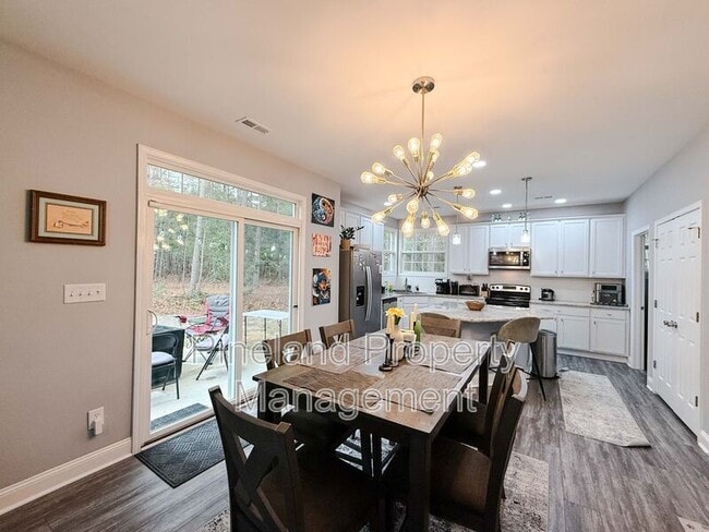 Building Photo - 7019 Laurinburg Rd