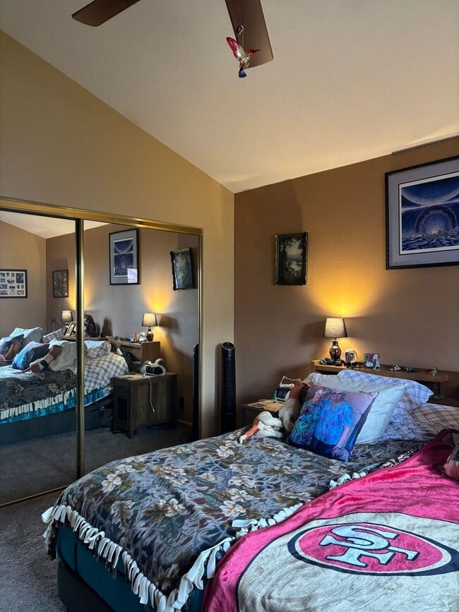 Building Photo - Unfurnished 3 bedroom 2 bath Home