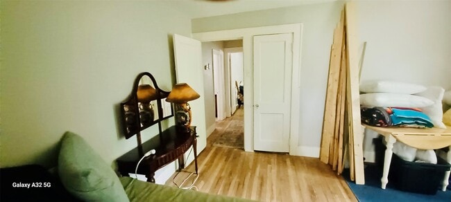 Building Photo - 610 Caplin St