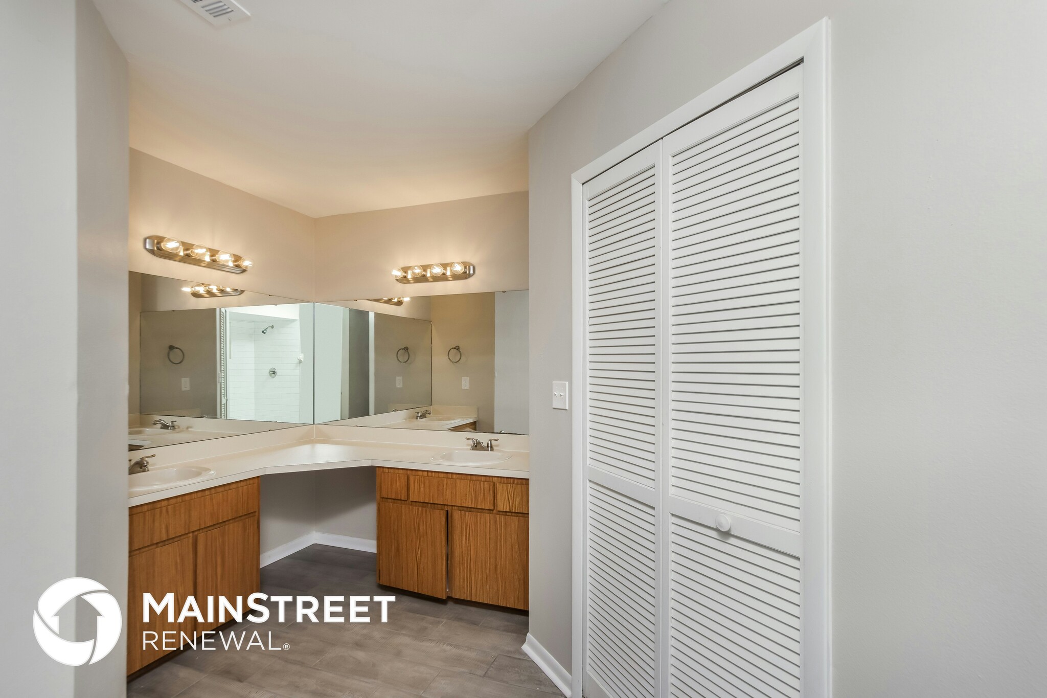 Building Photo - 865 Pine Wood Ave