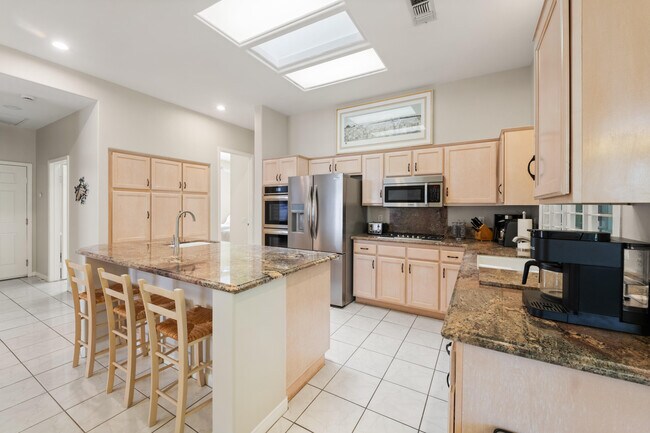 Building Photo - 37515 Heritage Way