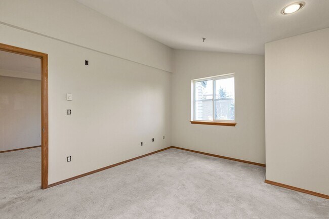 Building Photo - 3901 Fremont Ave N