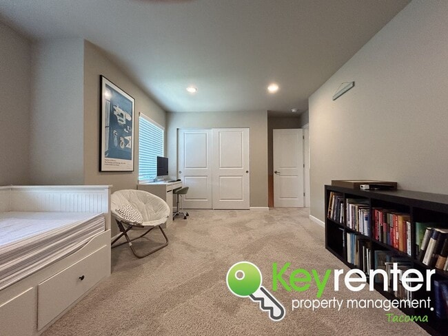 Building Photo - Spacious 5-Bed 3-Bath Home in Prime Northe...
