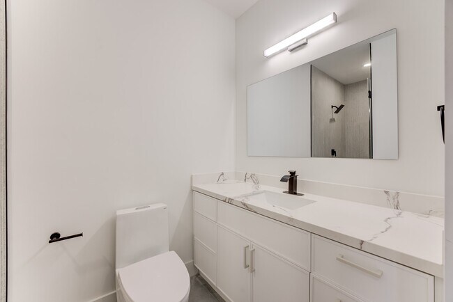 Building Photo - 1216 W 23rd St
