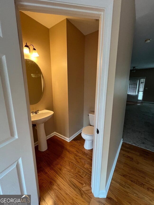 Building Photo - 1682 Northgate Mill Dr