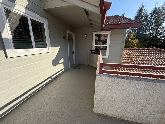 Building Photo - 7330 Stratford Pl