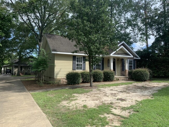 Building Photo - 347 6th Ave