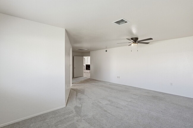 Building Photo - 7016 E Menlo St