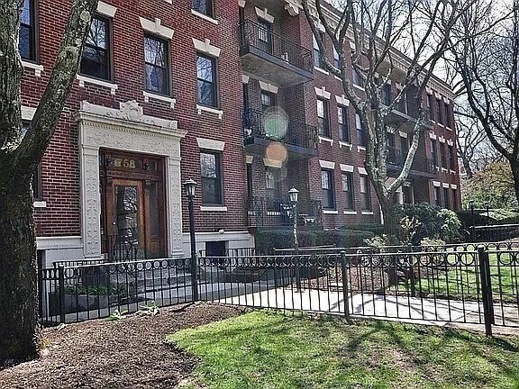 Building Photo - 1758 Commonwealth Ave