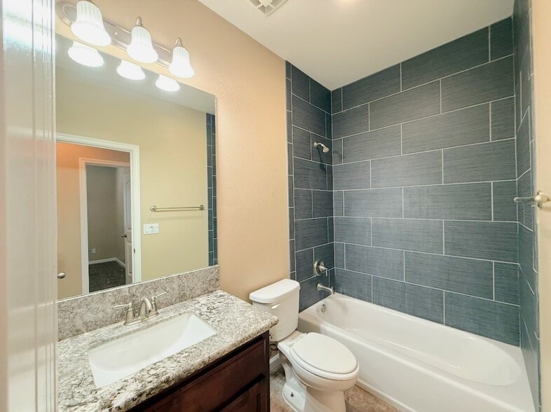 Building Photo - 4014 Cinnabar Ave