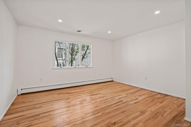 Building Photo - 17 Edgar Ct