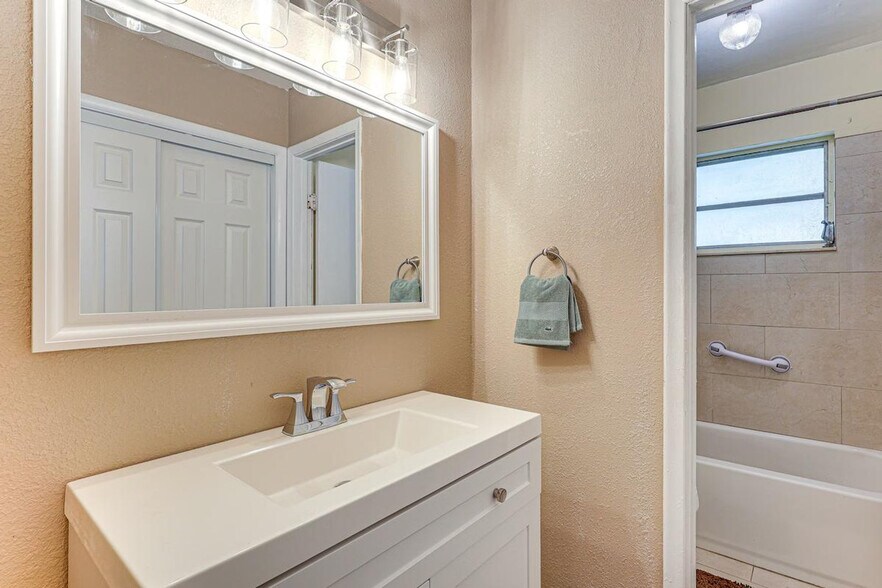 Building Photo - 2934 NW 66th St