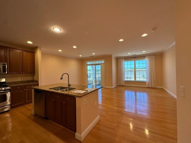 Building Photo - 1501 Glenwood Station Ln