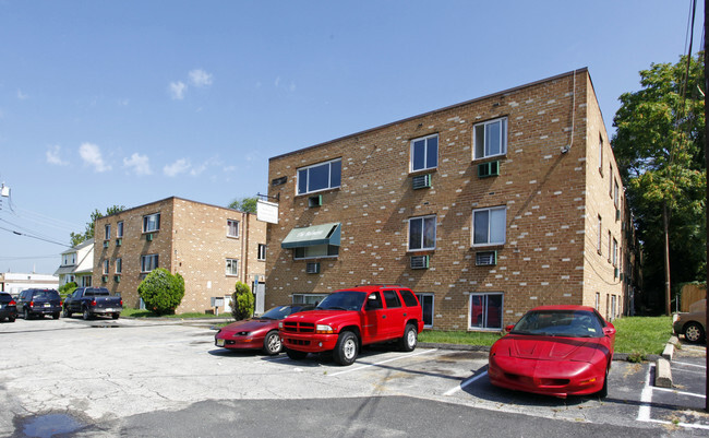 Primary Photo - The Belmont Apartments