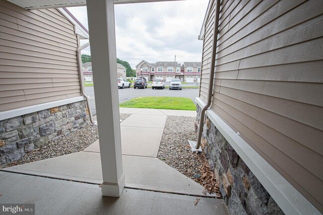 Building Photo - 438 Parkview Ct
