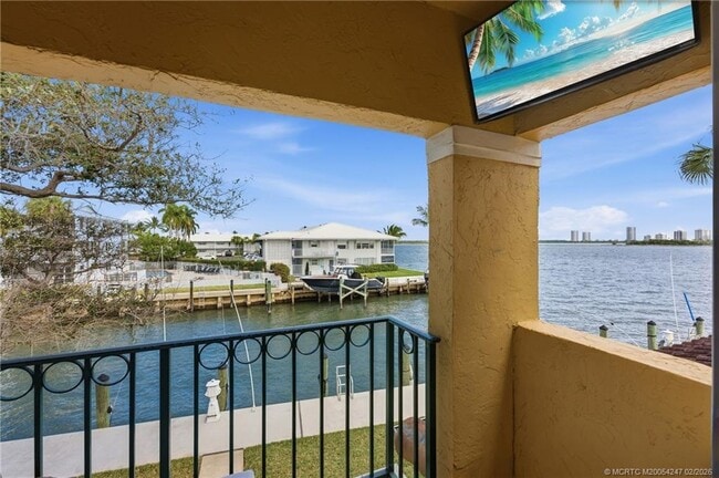 Building Photo - 1155 Lake Shore Dr