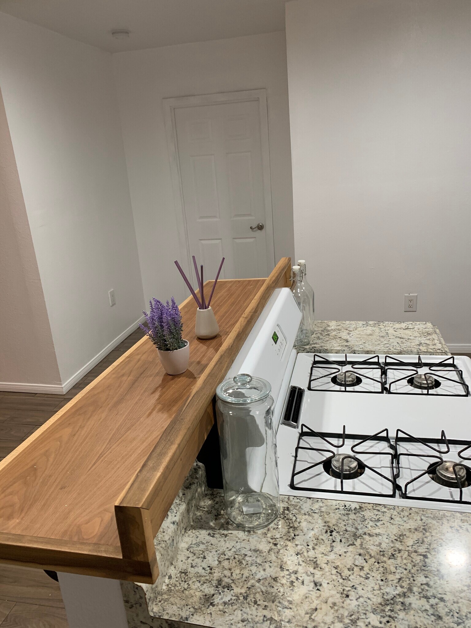 Kitchen Area - 526 Brooks Ave