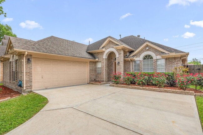 Building Photo - South Marathon Way, Stafford, TX 77477 - 3 BR 2 BA single-family home