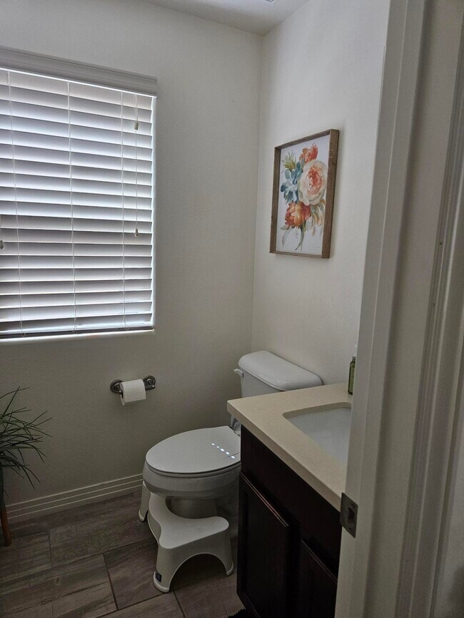 Building Photo - 52414 Hawthorn Ct