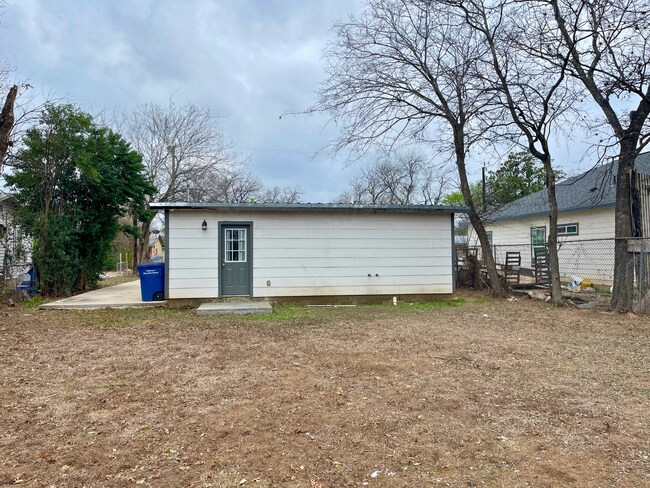 Building Photo - Move-In Special. 1 Month Free Rent with a 12-month lease