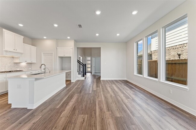 Building Photo - 28938 Hauter Wy