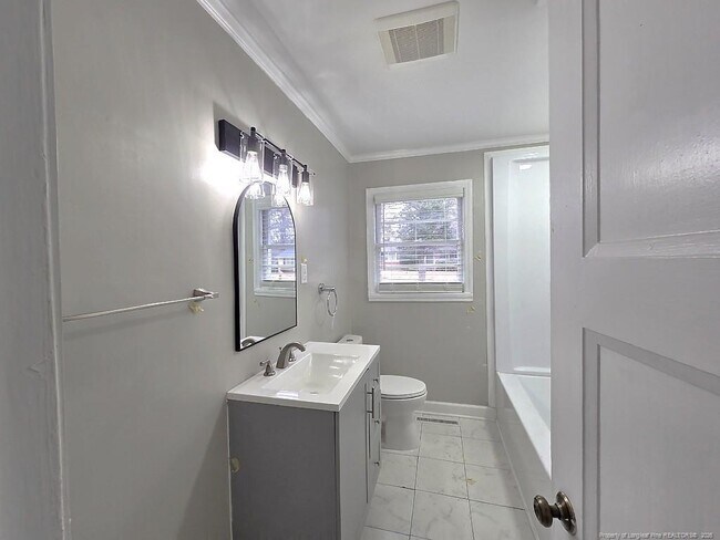 Building Photo - 1917 Catawba St