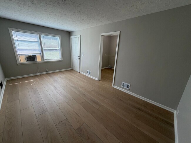 Building Photo - 3732 N 36th Ave