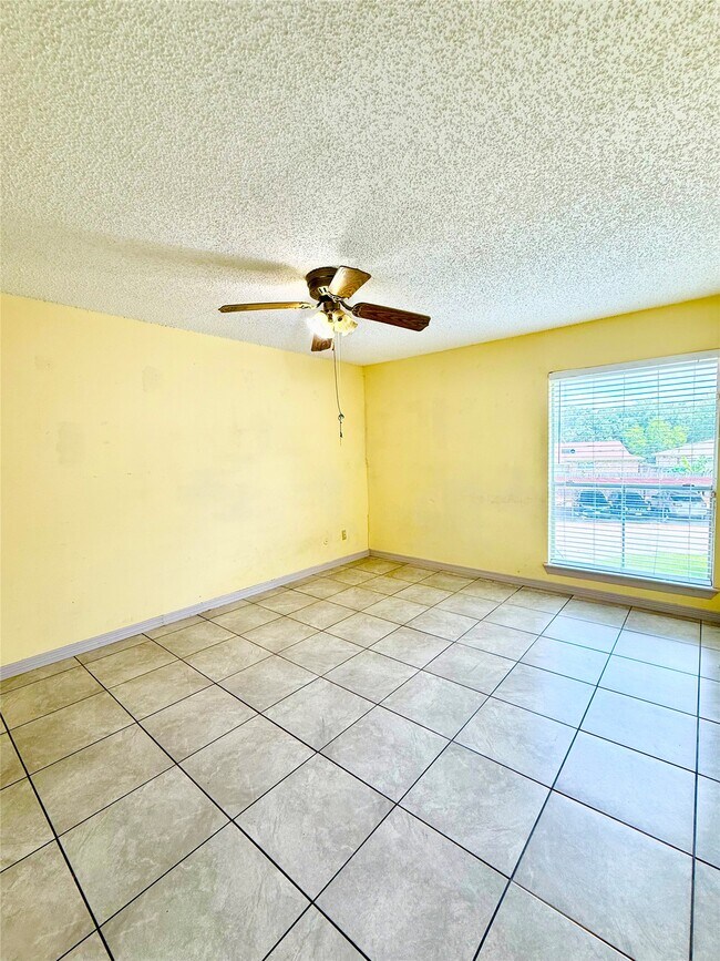 Building Photo - 8360 Jorine Dr