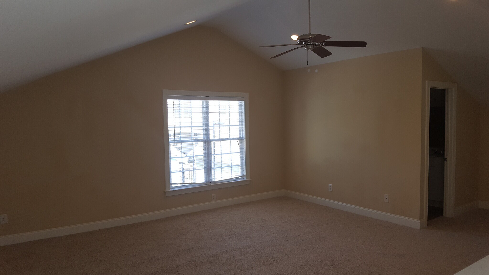 Large Bedroom/Bonus Room - 1133 N Blount St