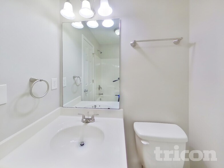 Building Photo - 1027 Alston Hill Dr