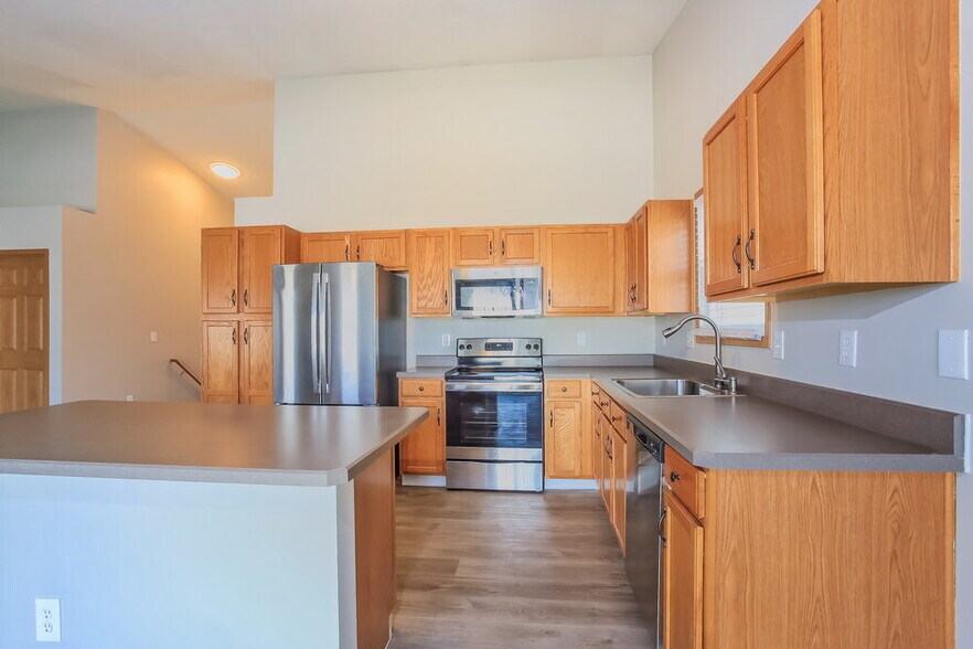 Building Photo - 5924 Westbank Dr