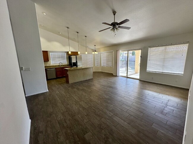 Building Photo - 2353 W Hemlock Ct