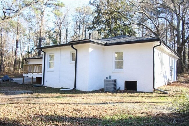 Building Photo - 970 Bates Rd