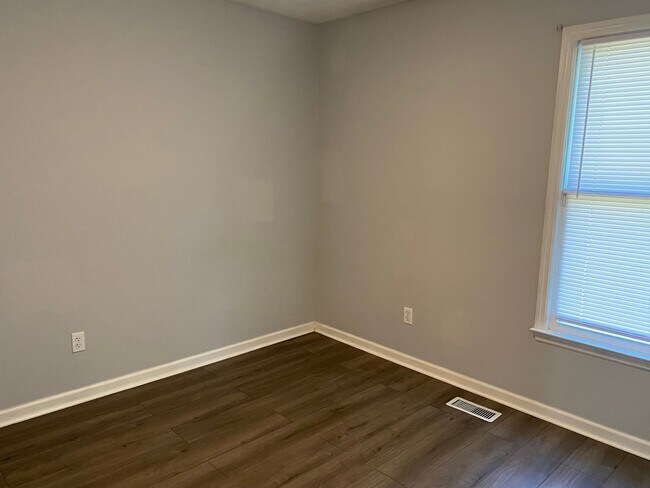 Building Photo - 1283 Exeter Ln