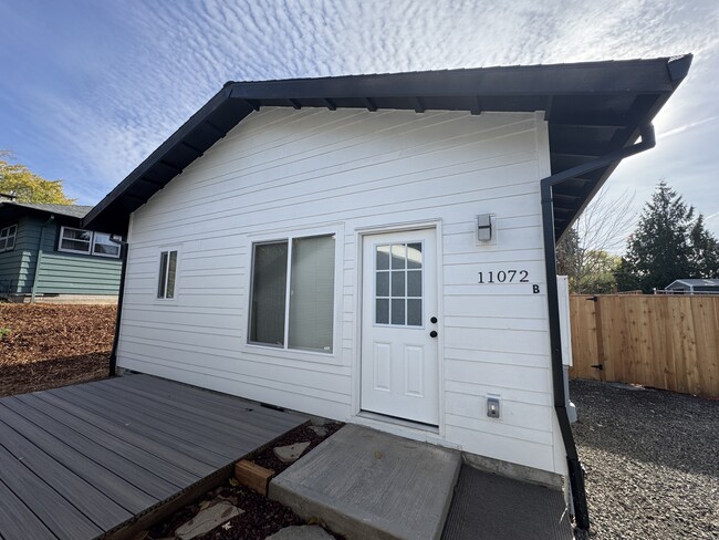 Building Photo - 11072 SW Sunny Hl Ln