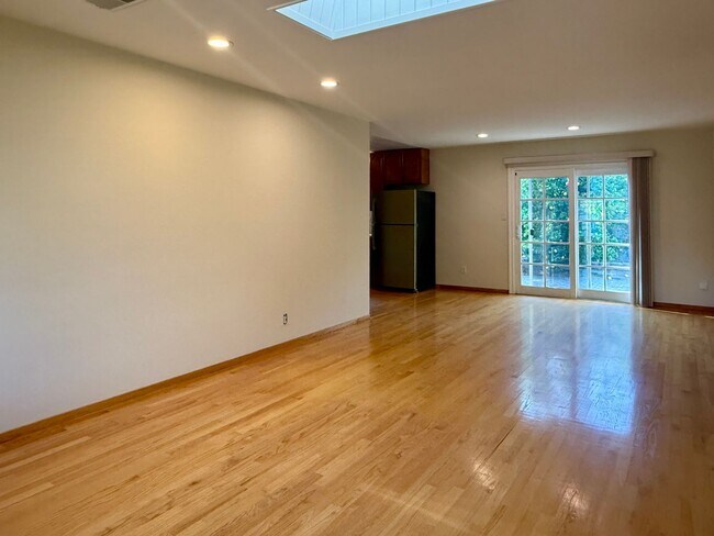 Building Photo - Must See Sharp 3 Bedroom 2 Bath Home in West San Jose