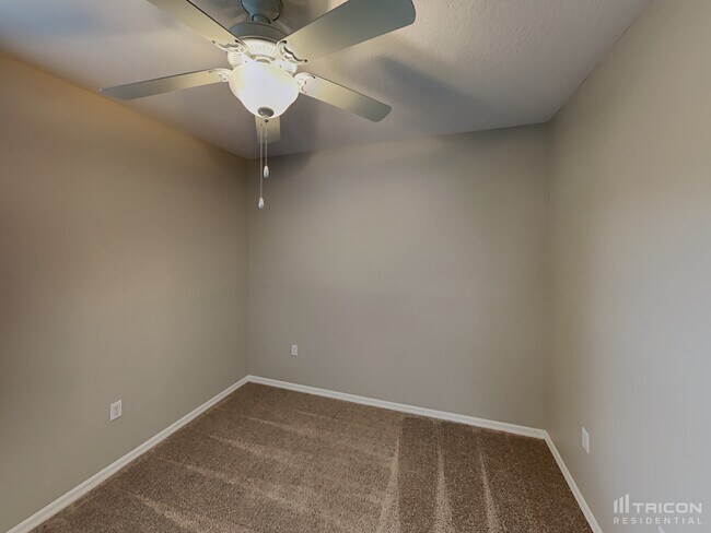 Building Photo - 1617 Tamarind Rd